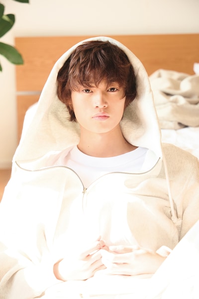 「窪塚愛流1st写真集 Lila」カバービジュアル