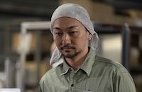 波岡一喜演じる工場の先輩