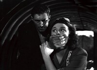 「日曜日はいつも雨」場面写真