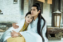 中国ドラマ「扶揺（フーヤオ）～伝説の皇后～」より、ヤン・ミー（楊冪）演じる扶揺、イーサン・ルアン（阮經天）演じる長孫無極 © Jetsen Huashi Wangju Media Co., Limited
