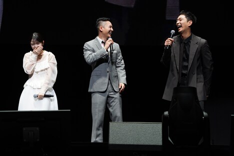 「誰よりもつよく抱きしめて」完成披露試写会の様子