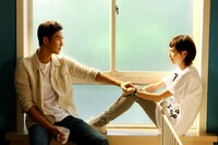 中国ドラマ「マイ・サンシャイン～何以笙簫默～」より、左からウォレス・チョン（鐘漢良）演じるホー・イーチェン、ティファニー・タン（唐嫣）演じるチャオ・モーション  ©GCOO