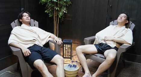 ととのう森崎ウィン(左)と高橋茂雄(右)