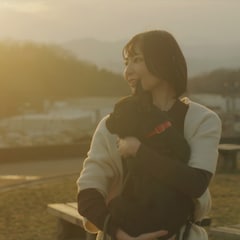 吉川流光プロデュース作公開、内気な主人公とフレンチブルドッグの映画「アイチェルカーレ」