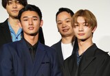「BLUE FIGHT ～蒼き若者たちのブレイキングダウン～」公開記念舞台挨拶より、木下暖日（手前左）と吉澤要人（手前右）