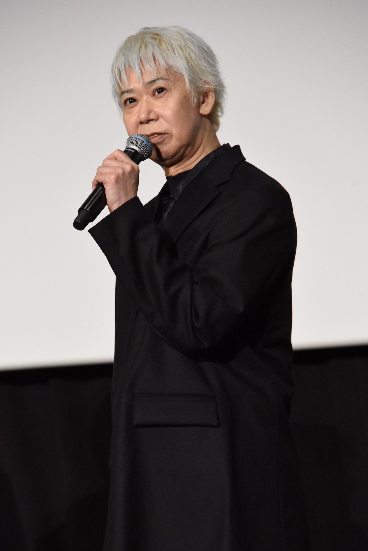 手塚とおる