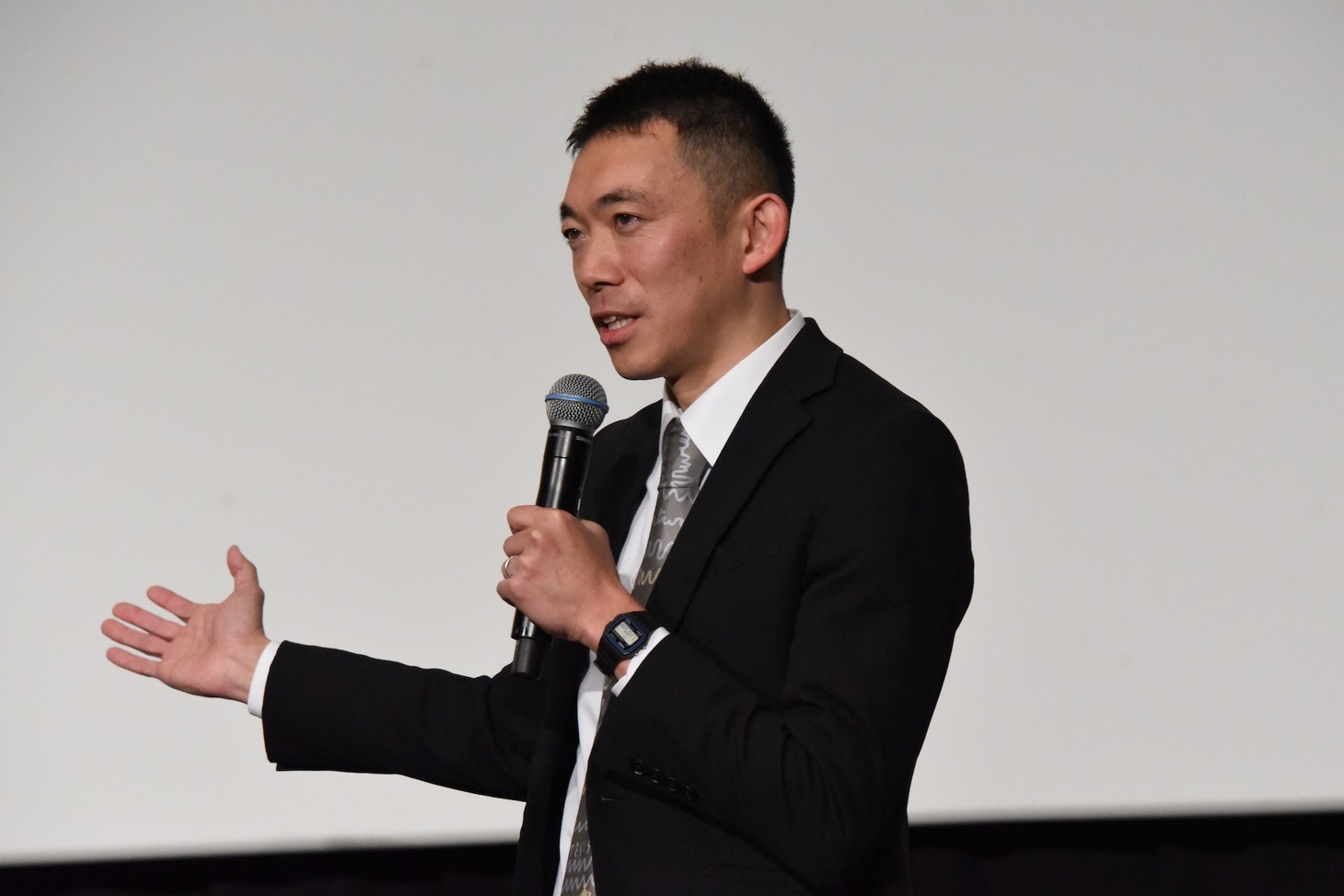 八木順一朗