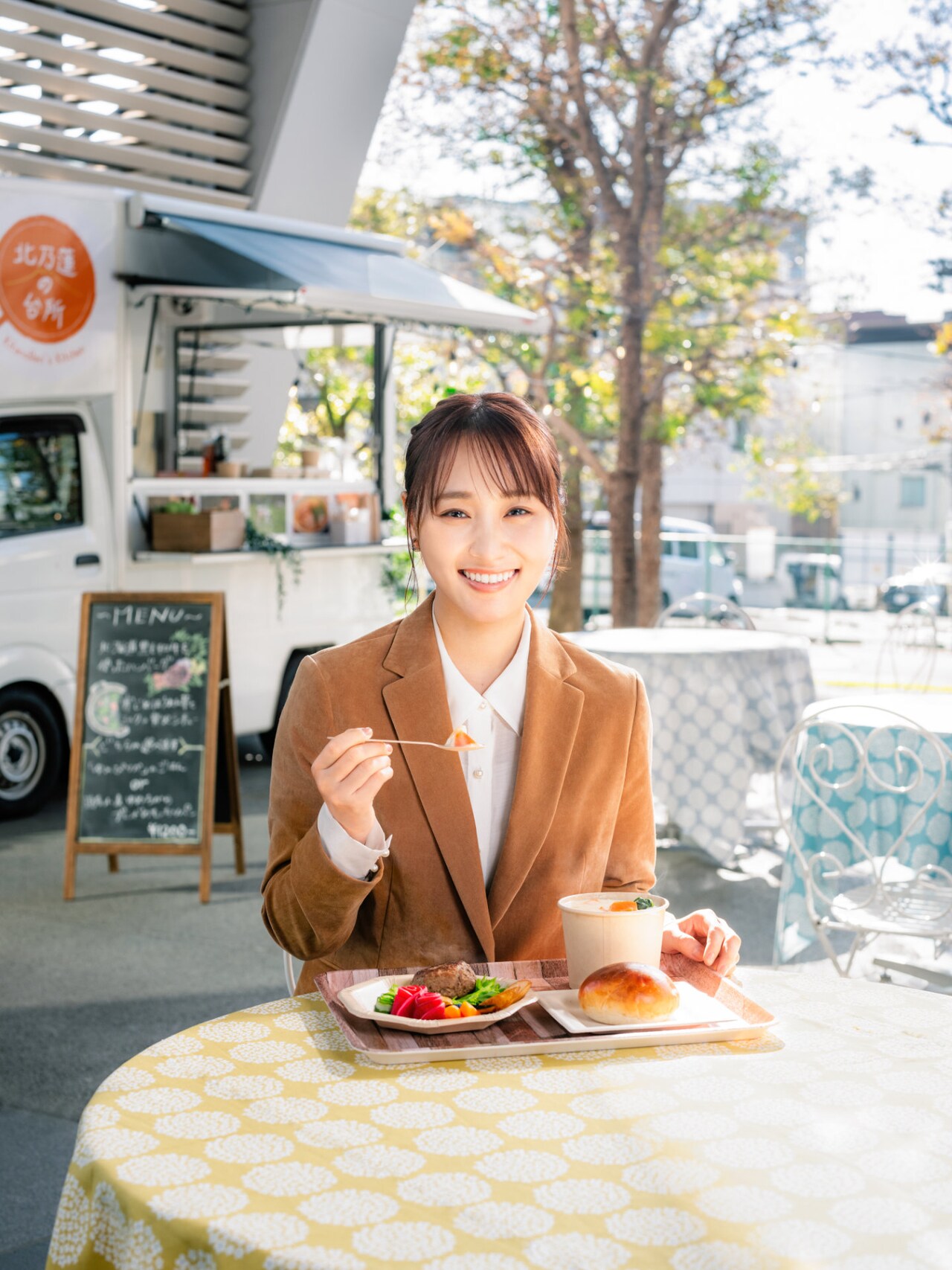 主演は菅井友香、会社員が北海道の食材に癒やされるWebドラマ配信