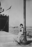 「港の日本娘」場面写真