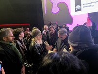 ロッテルダム国際映画祭にてファンサービスをする三池崇史