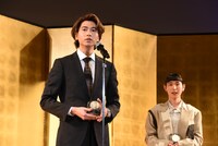 アクターズセミナー賞を受賞した庄司浩平（左）