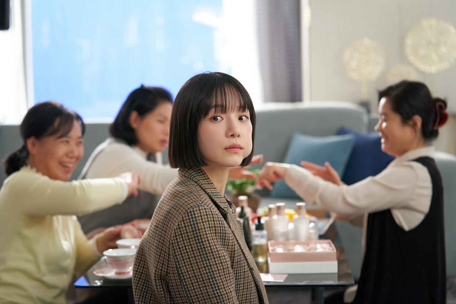 Netflixシリーズ「セレブリティ」独占配信中