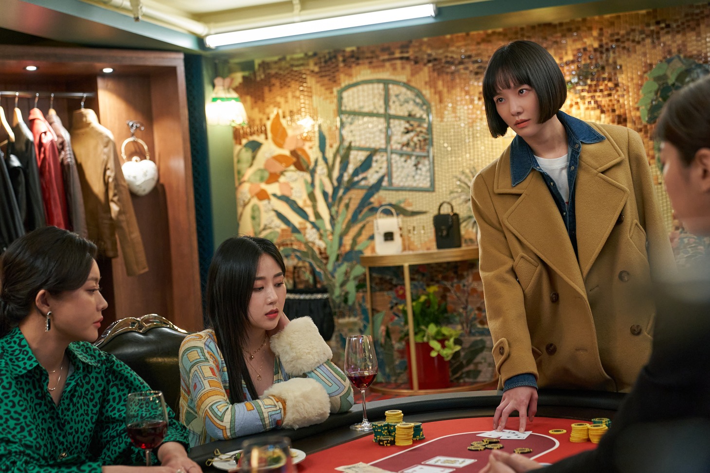 Netflixシリーズ「セレブリティ」独占配信中
