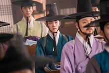 韓国ドラマ「チェックイン漢陽（ハニャン）」より、パク・ジェチャン（DKZ）演じるコ・スラ