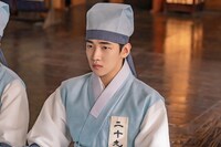 韓国ドラマ「チェックイン漢陽（ハニャン）」より、パク・ジェチャン（DKZ）演じるコ・スラ