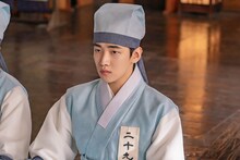 韓国ドラマ「チェックイン漢陽（ハニャン）」より、パク・ジェチャン（DKZ）演じるコ・スラ