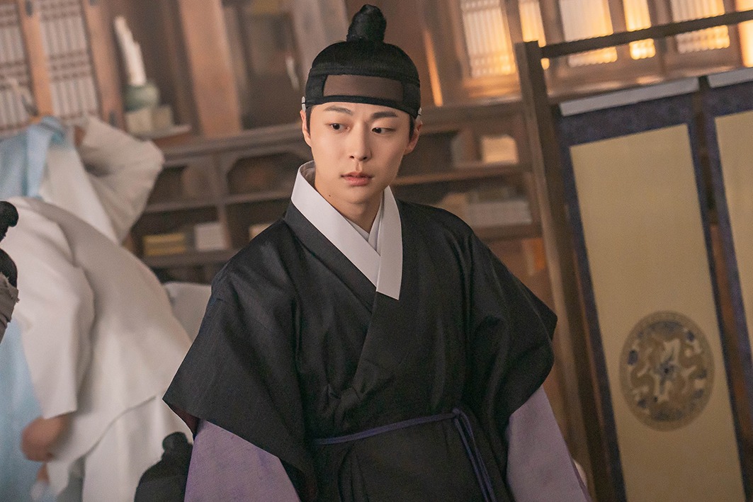 韓国ドラマ「チェックイン漢陽（ハニャン）」より、ペ・イニョク演じるイ・ウン
