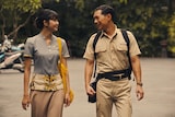 BLACKPINKのLISAがラリサ・マノバルの名義で演じたムーク(左)