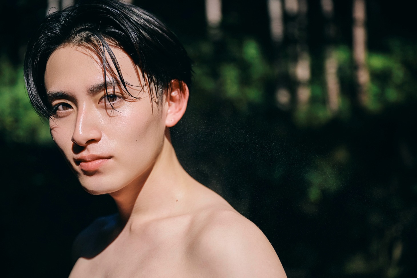 「葉山侑樹 1st写真集 蒼穹」より