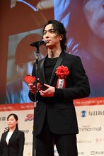 毎日映画コンクールにて、主演俳優賞を受賞した横浜流星