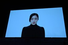 毎日映画コンクールで主演俳優賞を受賞し、ビデオメッセージを寄せた河合優実