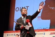 「夜明けのすべて」に携わったスタッフを紹介する三宅唱