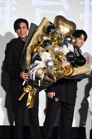 左から目黒蓮、佐野勇斗