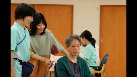 「また逢いましょう」場面写真 ©︎Julia／Omuro