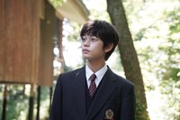 ドラマ「地震のあとで」第3話「神の子どもたちはみな踊る」で善也の少年時代を演じる黒川想矢