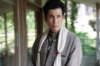 ドラマ「地震のあとで」第3話「神の子どもたちはみな踊る」で宗教家の田端を演じる渋川清彦