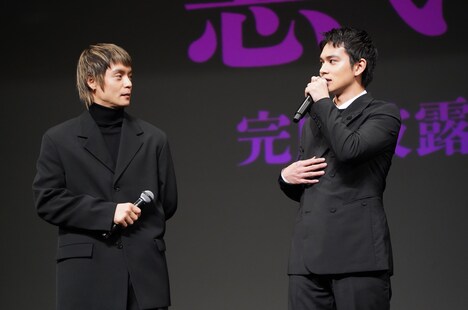 左から窪田正孝、北村匠海