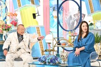 「A-Studio+」より、仲間由紀恵（右）と笑福亭鶴瓶（左）