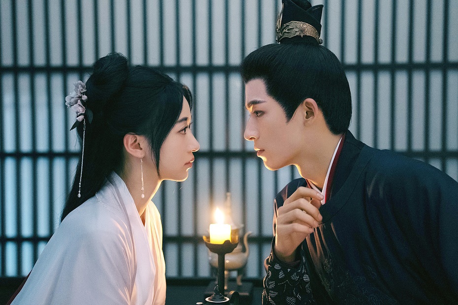中国ドラマ「墨雨雲間～美しき復讐～」より、左からウー・ジンイエン（呉謹言）演じる薛芳菲、ワン・シンユエ（王星越）演じる蕭蘅