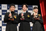 左から池松壮亮、越山敬達、中西希亜良、