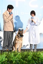 左から高橋文哉、さくら、西野七瀬