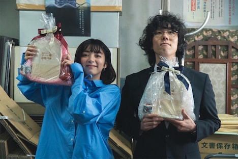 「舟を編む ～私、辞書つくります～」クランクアップ時のオフショット