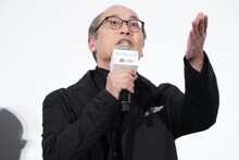 途中入場の観客へのケアを欠かさない正名僕蔵