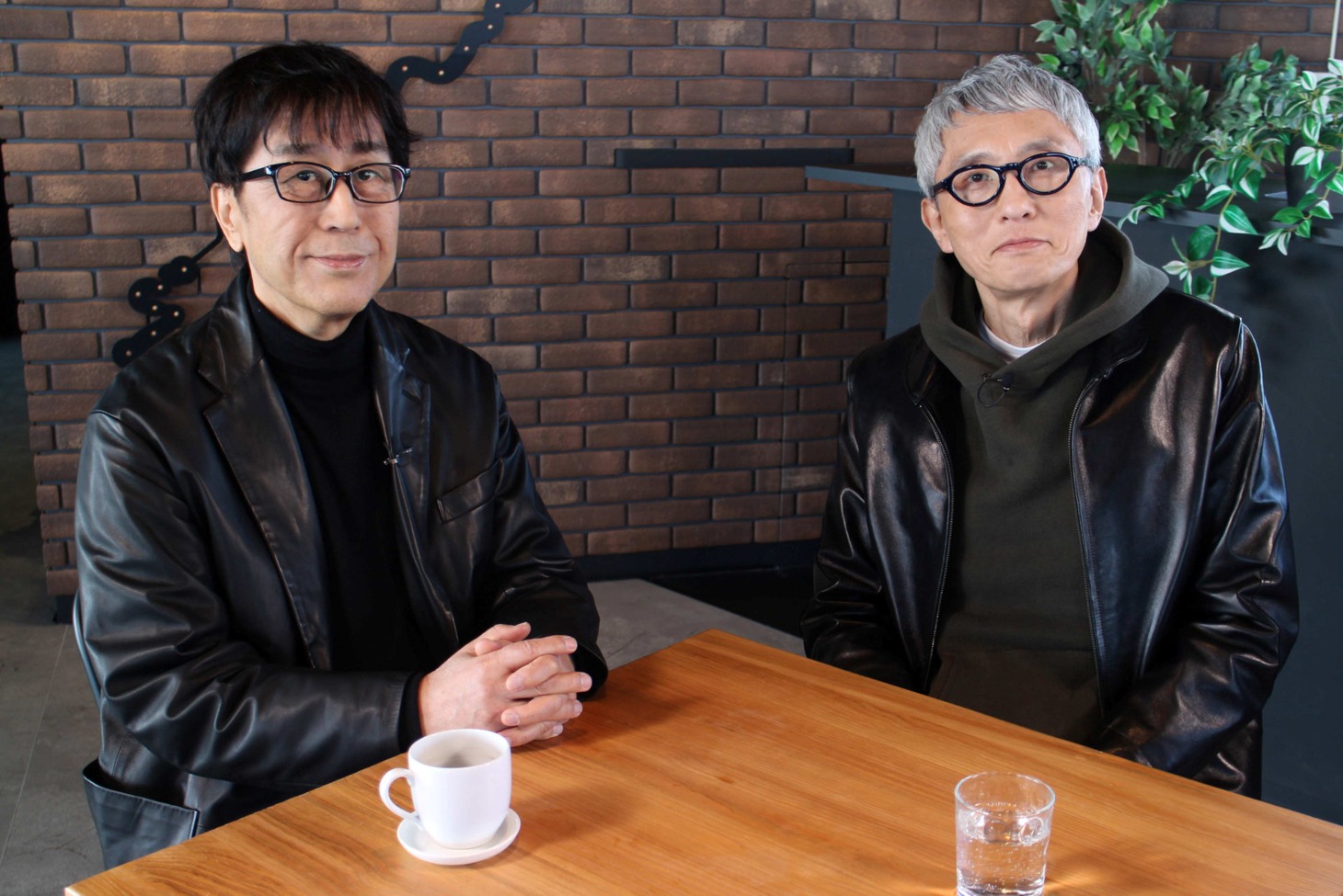 左から松任谷正隆、松重豊