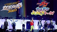 「仮面ライダーガヴ ガヴガヴJUICYトーク！」の様子。左から浅沼晋太郎、庄司浩平、宮部のぞみ、知念英和、日野友輔、千歳まち、滝澤諒