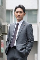 笹塚晋平役の小泉孝太郎