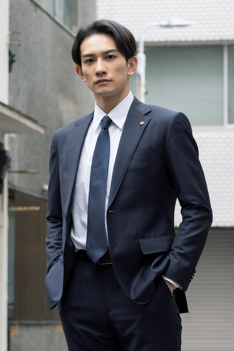 城崎達彦役の町田啓太