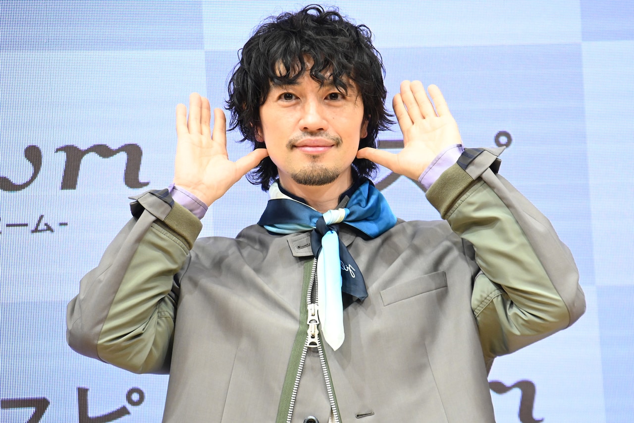 斎藤工がイヤホンの“新しいスタンダード”に期待、「耳スピ」に一目惚れ