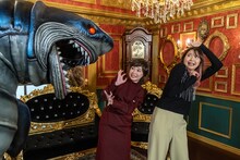 左からサメ、ヤングトモ子、戸松遥