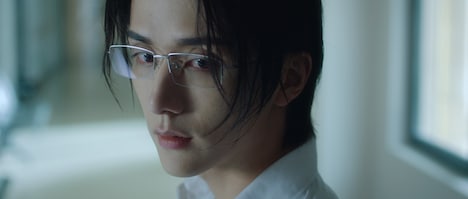 チャン・シンチョン（張新成）演じる、冷静沈着で天才的頭脳を持つ裴溯（ペイ・スー）