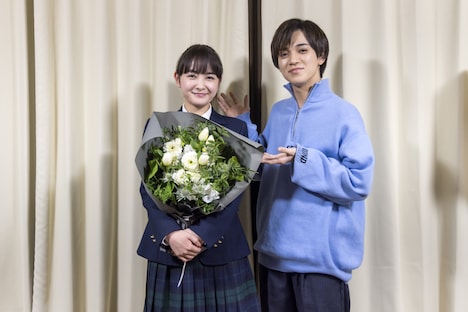 ドラマ「ホンノウスイッチ」キャストの葵わかな（左）と宮近海斗（右）