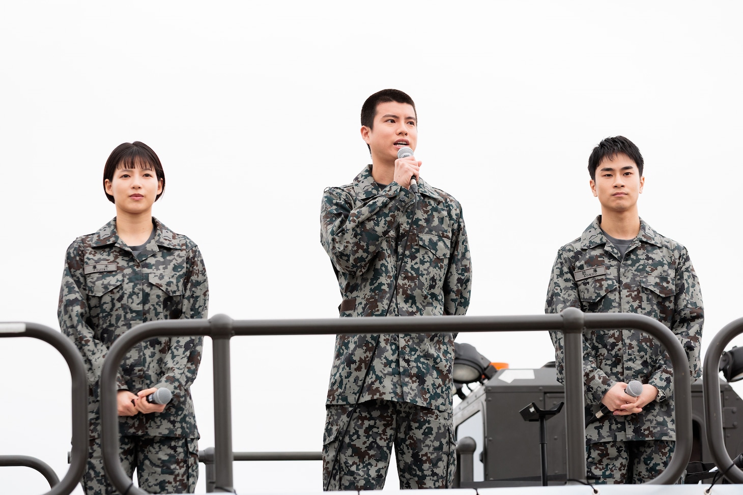左から石井杏奈、渡辺碧斗、前田旺志郎