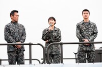 左から内野聖陽、石井杏奈、渡辺碧斗