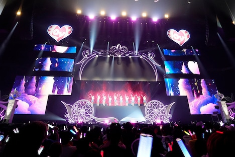 「＝LOVE 7th ANNIVERSARY PREMIUM CONCERT THE MOVIE」場面写真