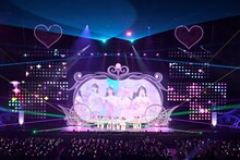 「＝LOVE 7th ANNIVERSARY PREMIUM CONCERT THE MOVIE」場面写真