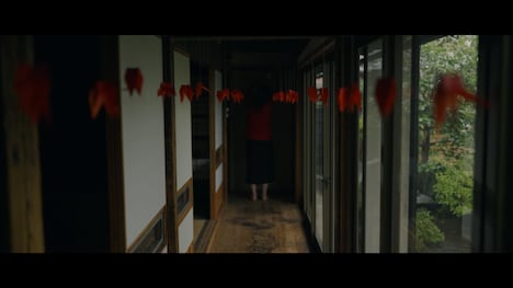 「女」メインビジュアル